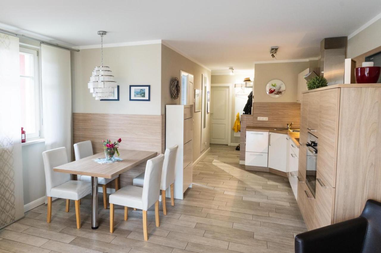 Ferienwohnung Strandgut - Kavelweg 9 - Zingst Buitenkant foto